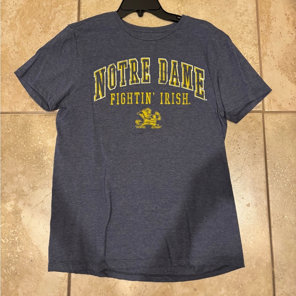Single Notre Damn Fighting Irish T-Shirt with Retro logo. Medium